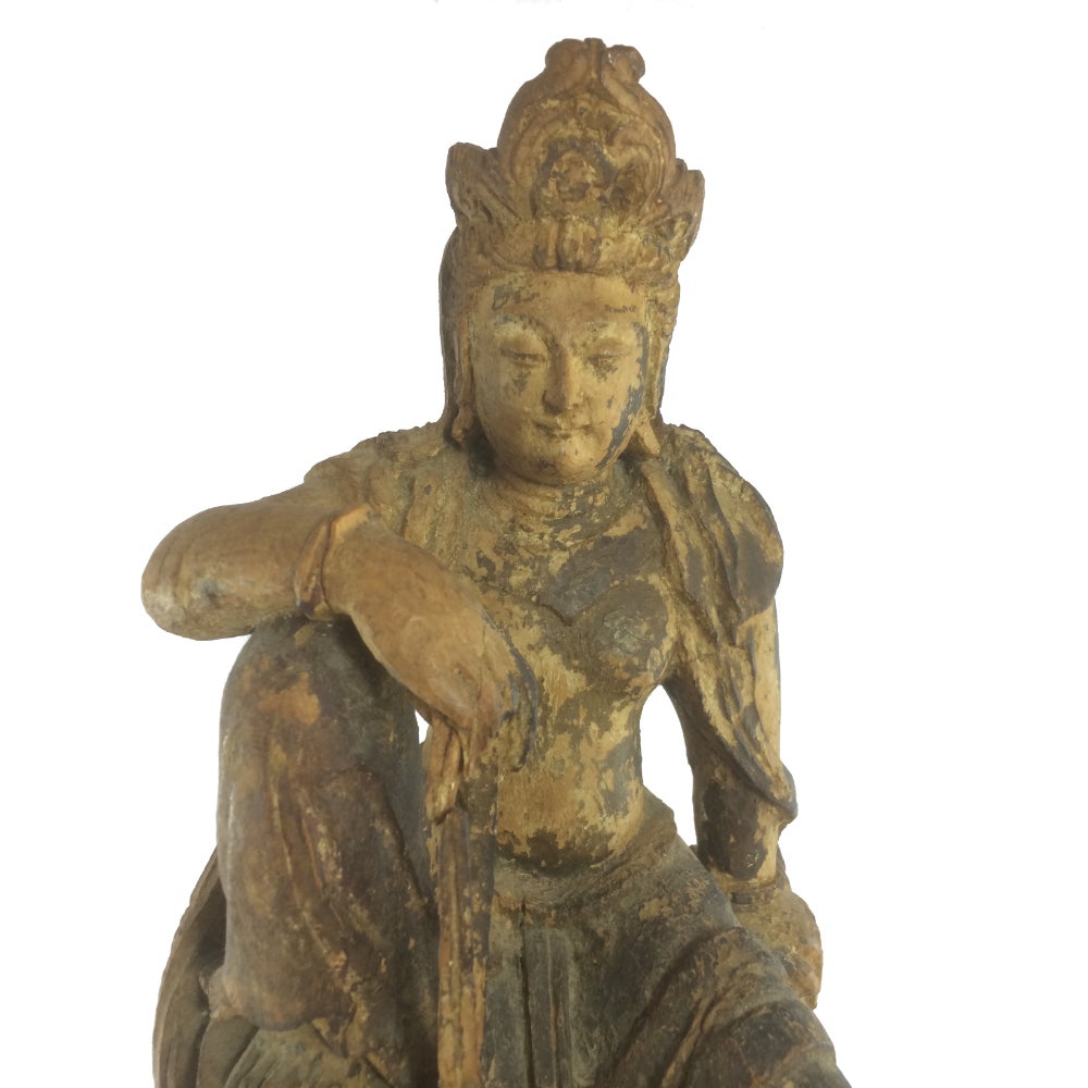 Early Ming Dynasty Chinese Carved Timber Statue of Guanyin in Royal Repose In Excellent Condition For Sale In Brisbane, Queensland