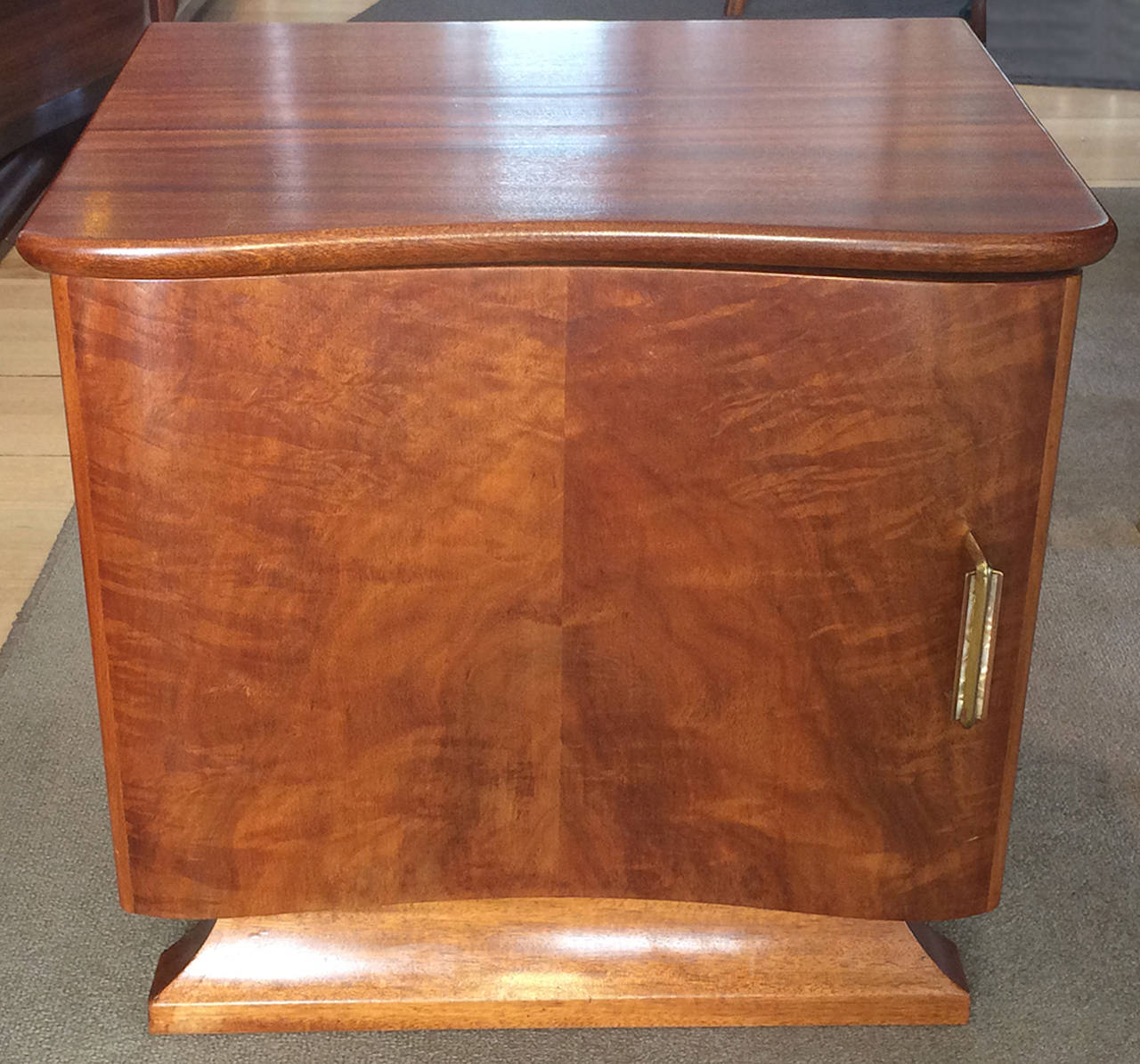 Pair of Art Deco French Walnut Bedside Tables In Excellent Condition In Daylesford, Victoria