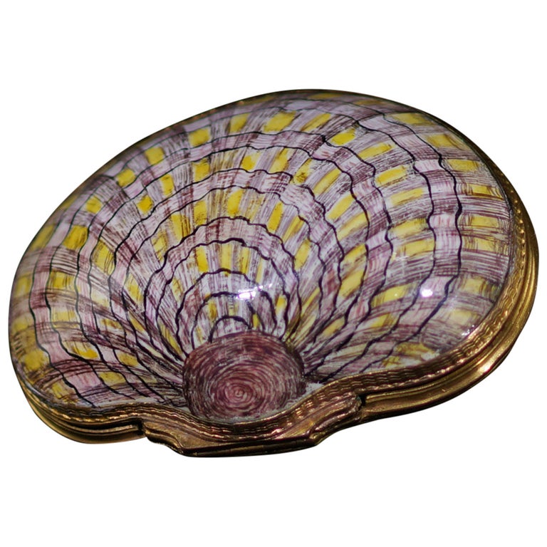 Chinese Enamel Snuff Box in Shell Form, Qianlong Period, circa 1770 at ...
