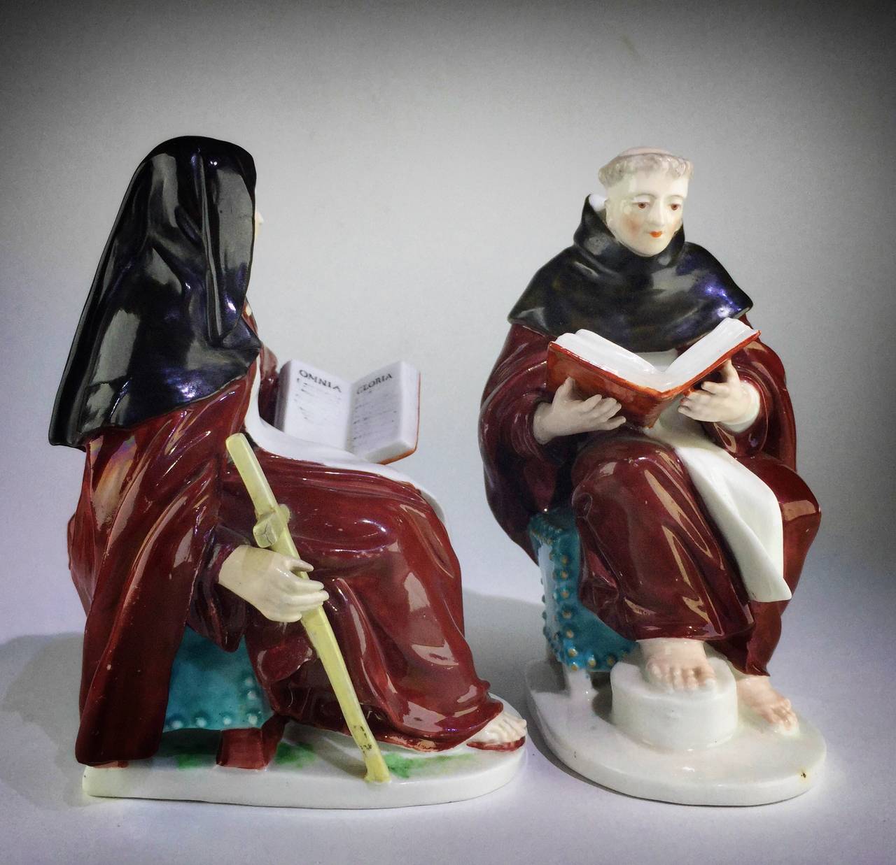 Derby Nun and Friar Reading Large Books, circa 1760 In Good Condition In Geelong, Victoria