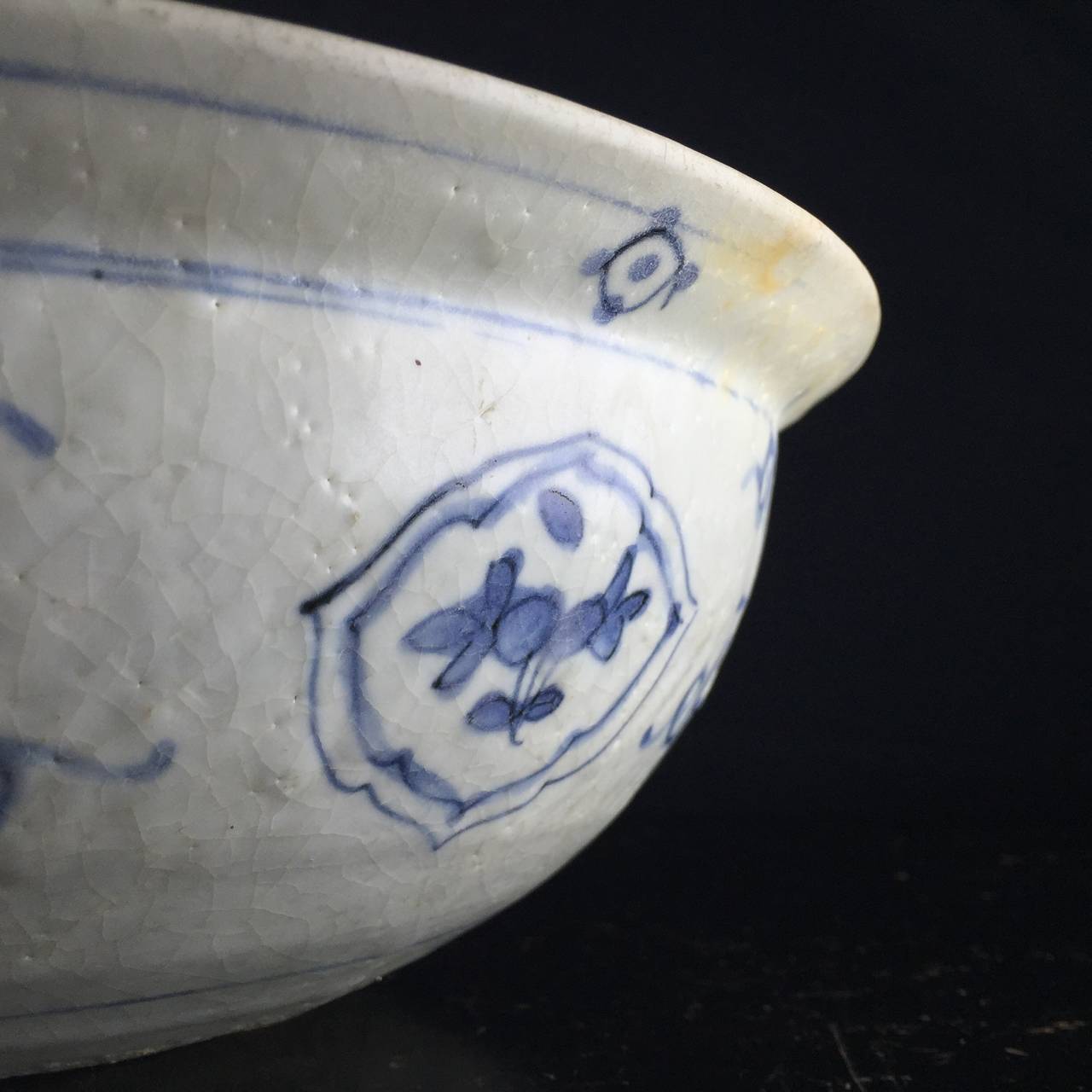 Early 17th Century Binh Thuan Shipwreck Bowl, Swatow Ware Zhangzhou Porcelain, circa 1608 For Sale