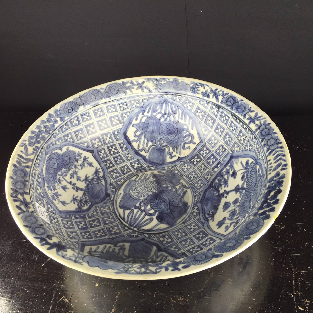Ming Binh Thuan Shipwreck Bowl, Swatow Ware Zhangzhou Porcelain, circa 1608 For Sale