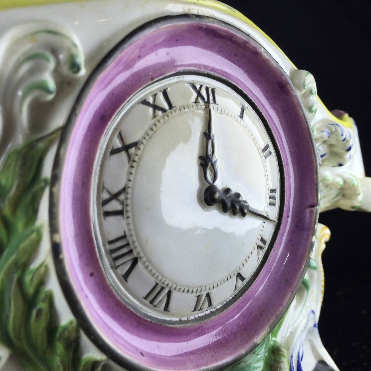 Pearlware Pocket Watch 'Clock' Stand with Seaweed, Nets and Shells, circa 1820 1