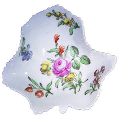 Worcester Leaf Pickle Dish with 'Rogers' Style Flowers, circa 1760