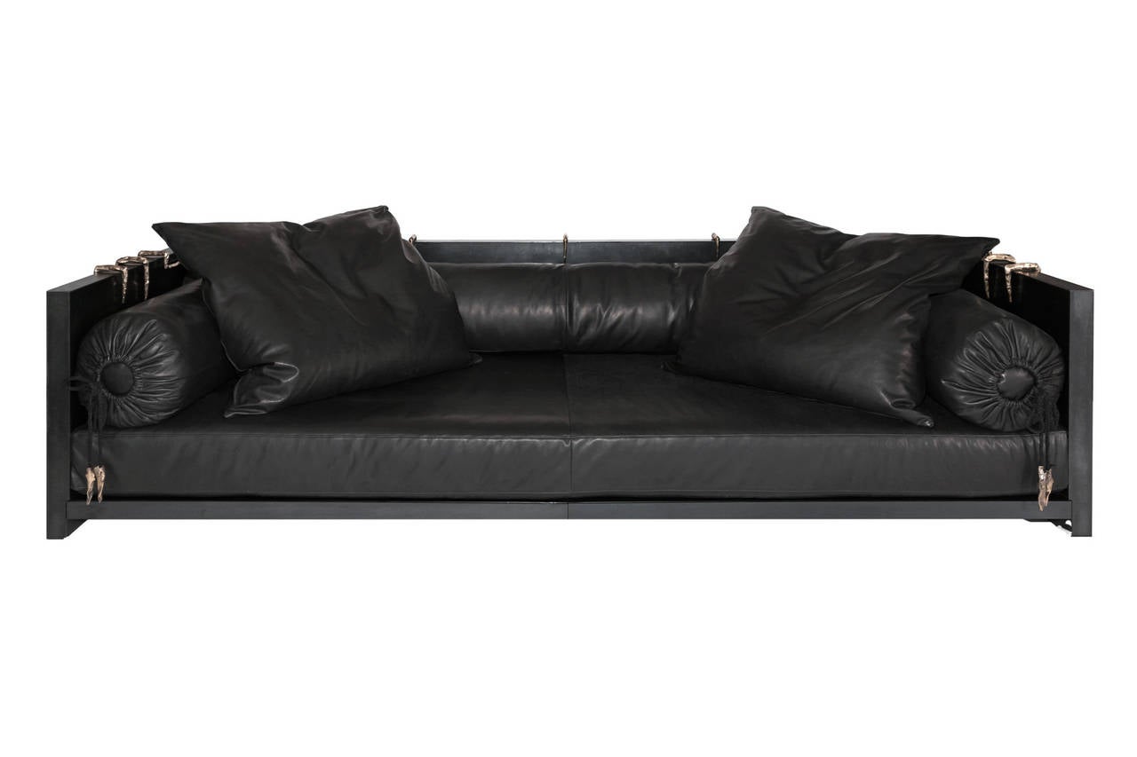 Exo Sofa In Excellent Condition For Sale In Chicago, IL