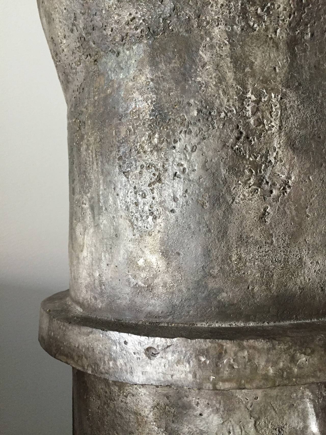 Urn Bronze by Rick Owens In Excellent Condition For Sale In Chicago, IL