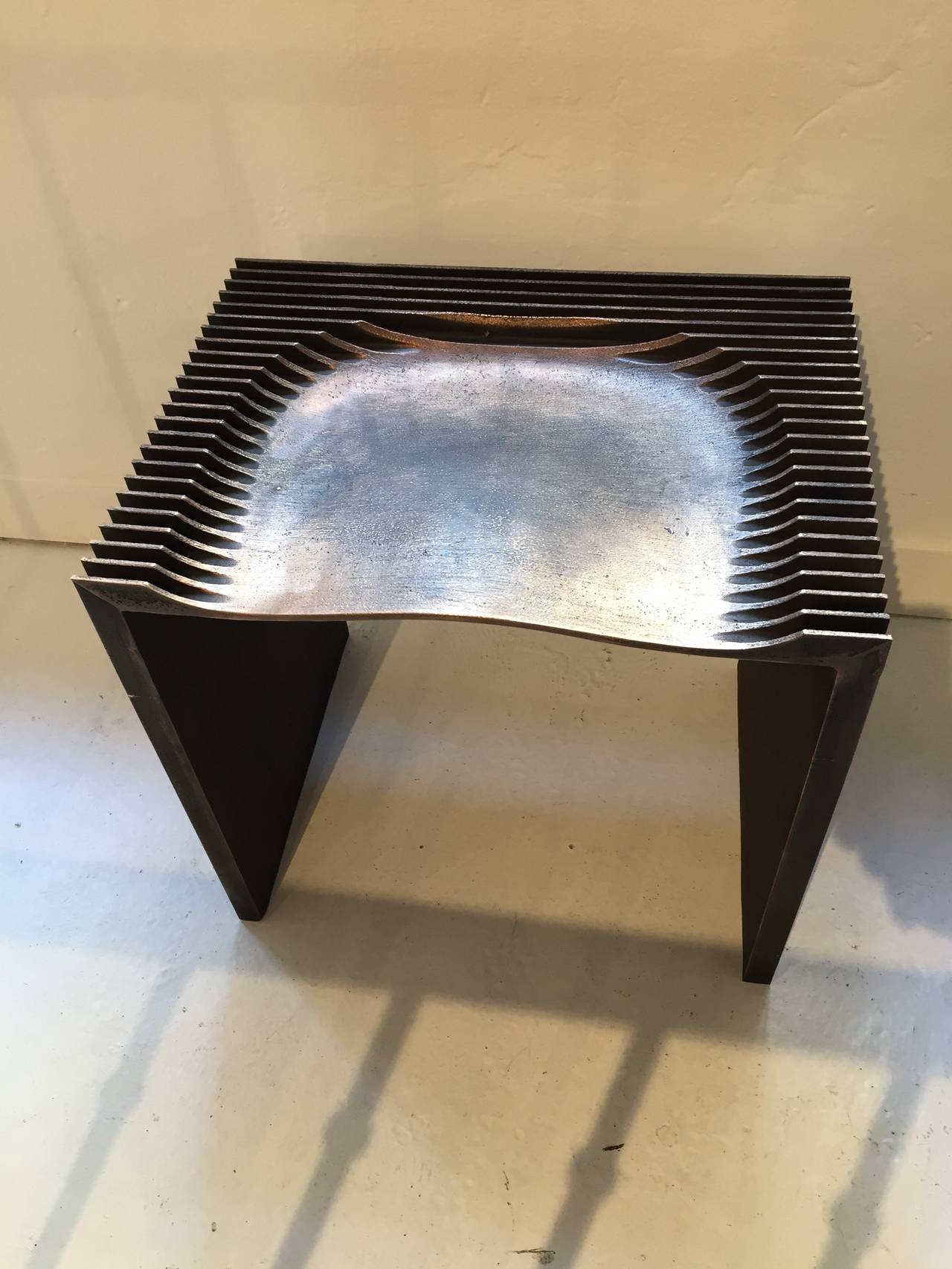 Sandgepolsterter Hocker Nr.1 aus Bronze von Jan Janssen (Janjanssenwerken) im Angebot 3