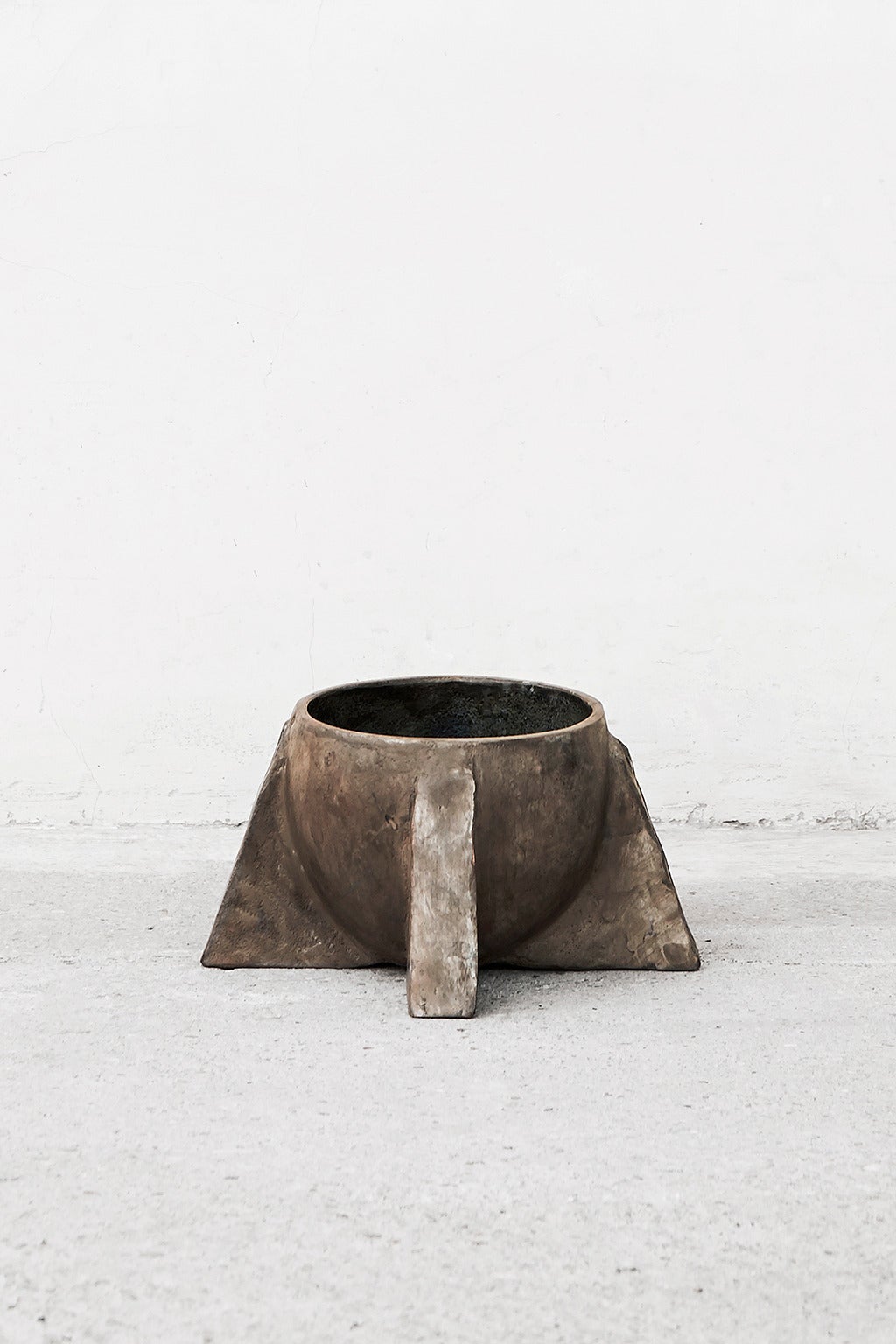 Rick Owens Home Collection

Materials: Bronze

Finishes: Black/Noir, Brutalist

Dimensions:
20W x 20D x 10H cm
8W x 8D x 4H in

Manufacturing Date: 2007

Edition: Open