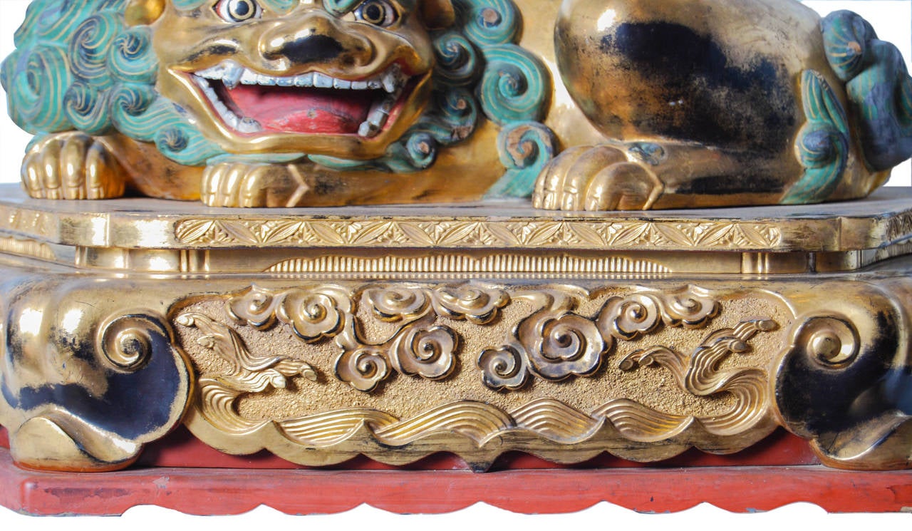 Seltener buddhistischer geschnitzter Sockel für eine Statue, Edo-Periode, 17. Jahrhundert im Angebot 1
