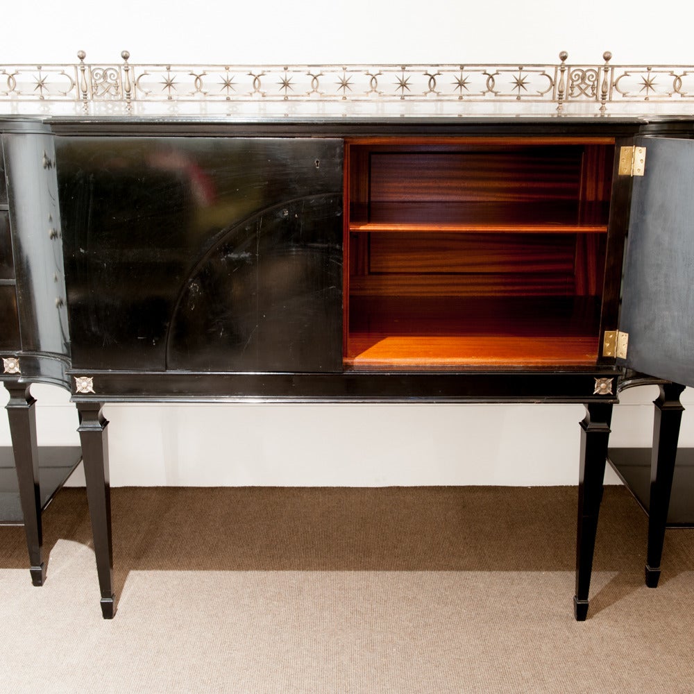 1940s Black Lacquered Buffet In Excellent Condition For Sale In Sydney, NSW