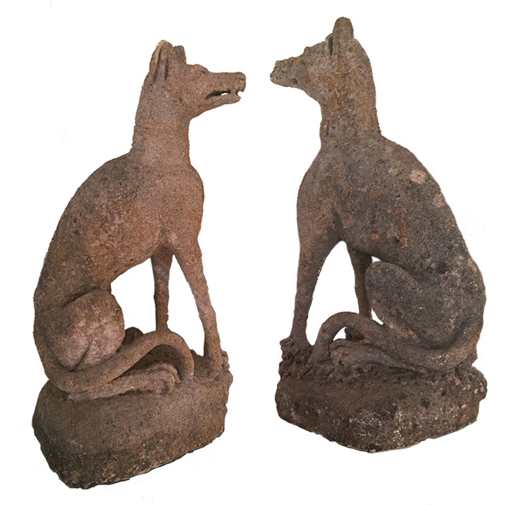 Pair of 17th Century Louis XIV Sculpted Limestone Hunting Dogs from Burgundy For Sale