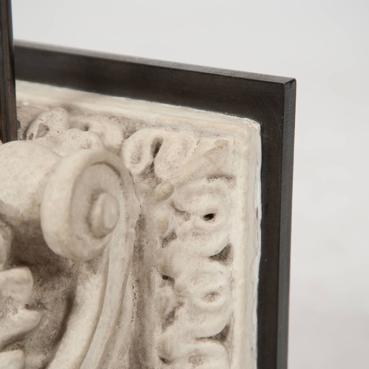 Mounted 19th Century French Plaster Acanthus Corbel, Now a Lamp For Sale 5