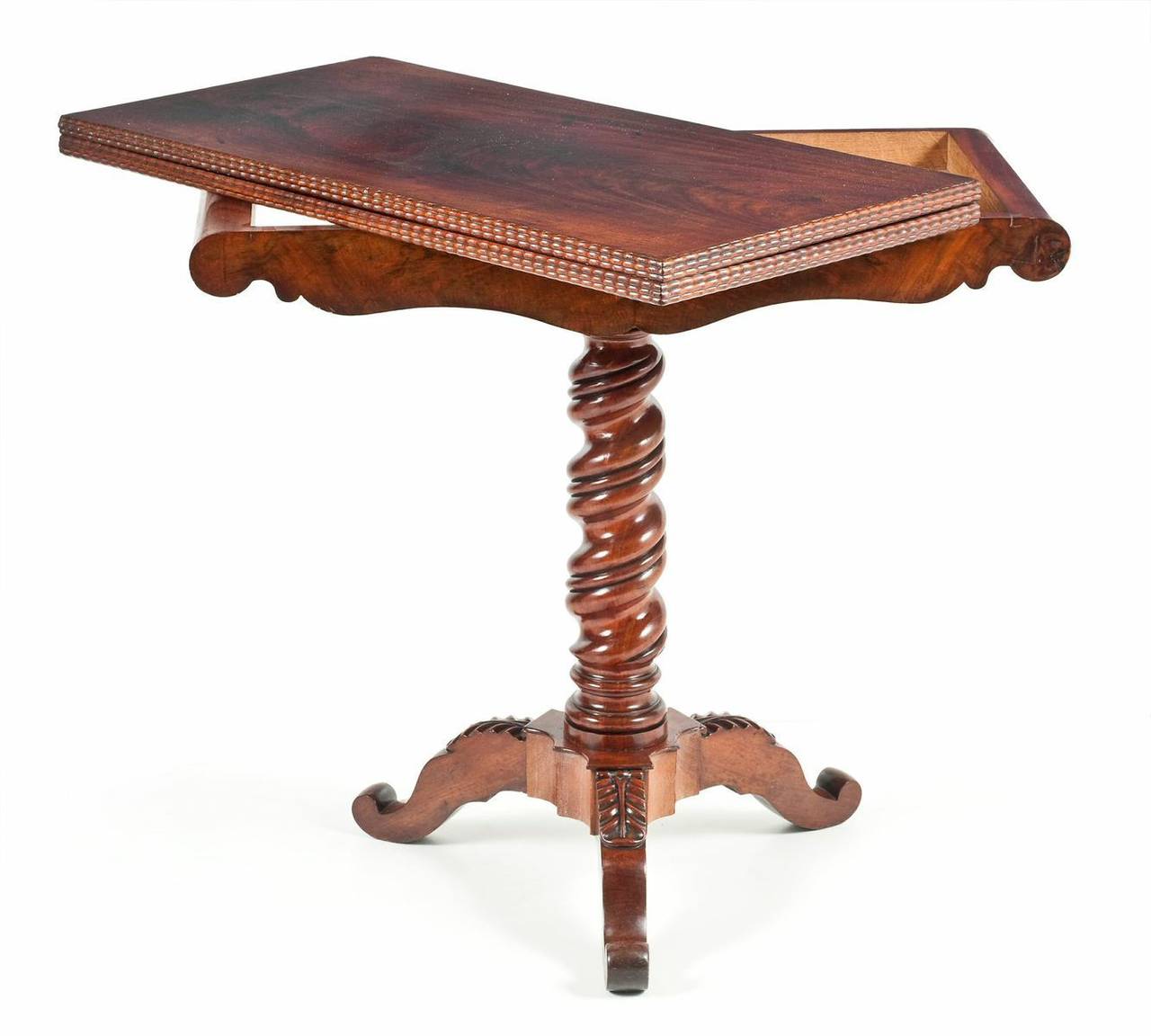 A late 19th Century French flame mahogany card table and family photo of. For Sale 1