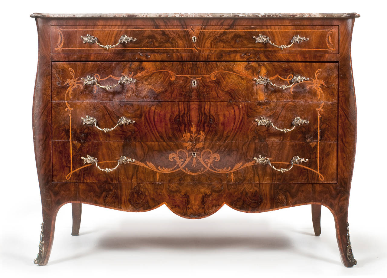 Late 19th Century French Book-Matched Figured Walnut Commode In Good Condition For Sale In Malvern, Victoria