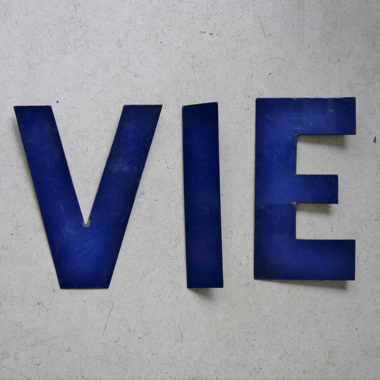 Vintage enamel letters in wonderful cobalt blue color, good condition and nice size. Please contact us in regards to exact letter required.
S x 2 and one each of E, 0, I, V, R, please contact us to confirm your order or request further images.