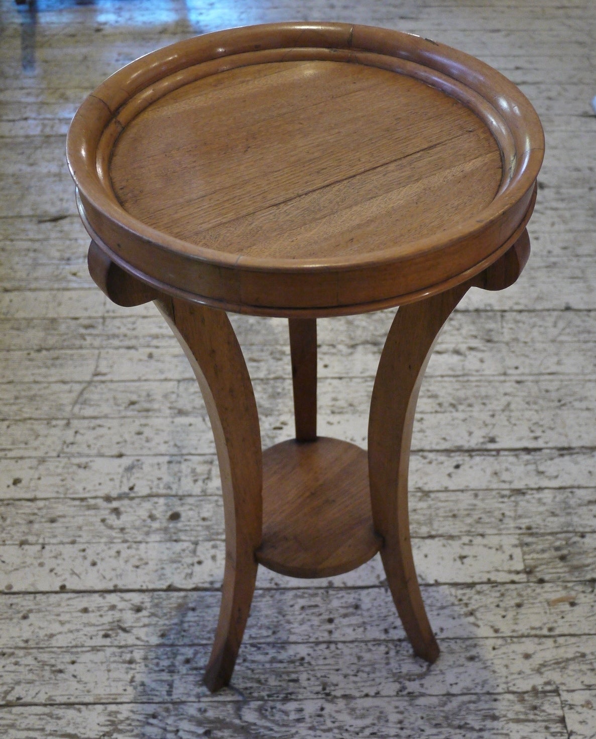 Mid-20th Century Pair of Art Deco Side Tables For Sale