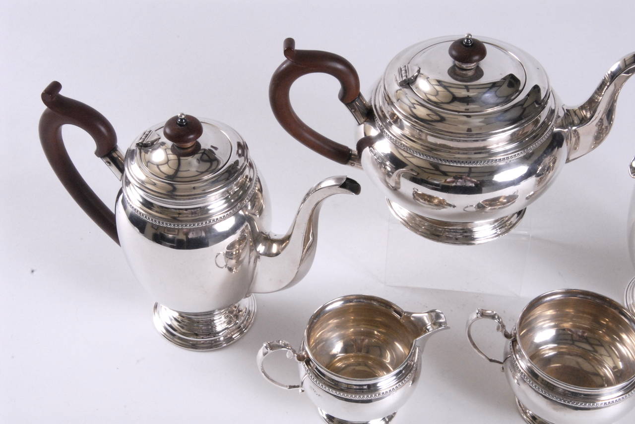 Silbernes Tee- und Kaffeeservice von Hardy Bros aus der Mitte des 20. Jahrhunderts (Handgefertigt) im Angebot