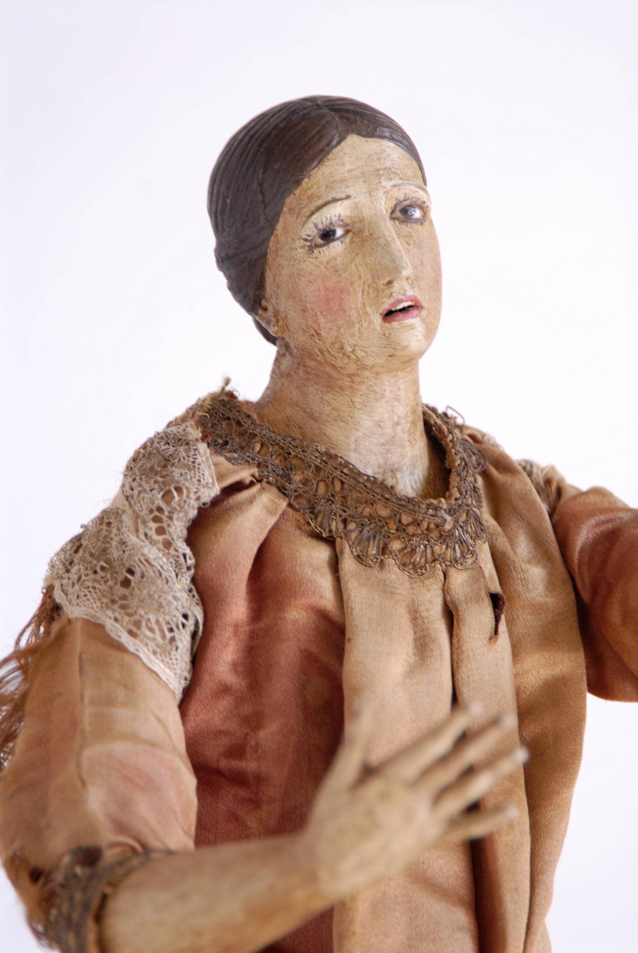 Sculpté Figure féminine de la nativité italienne du XIXe siècle en vente