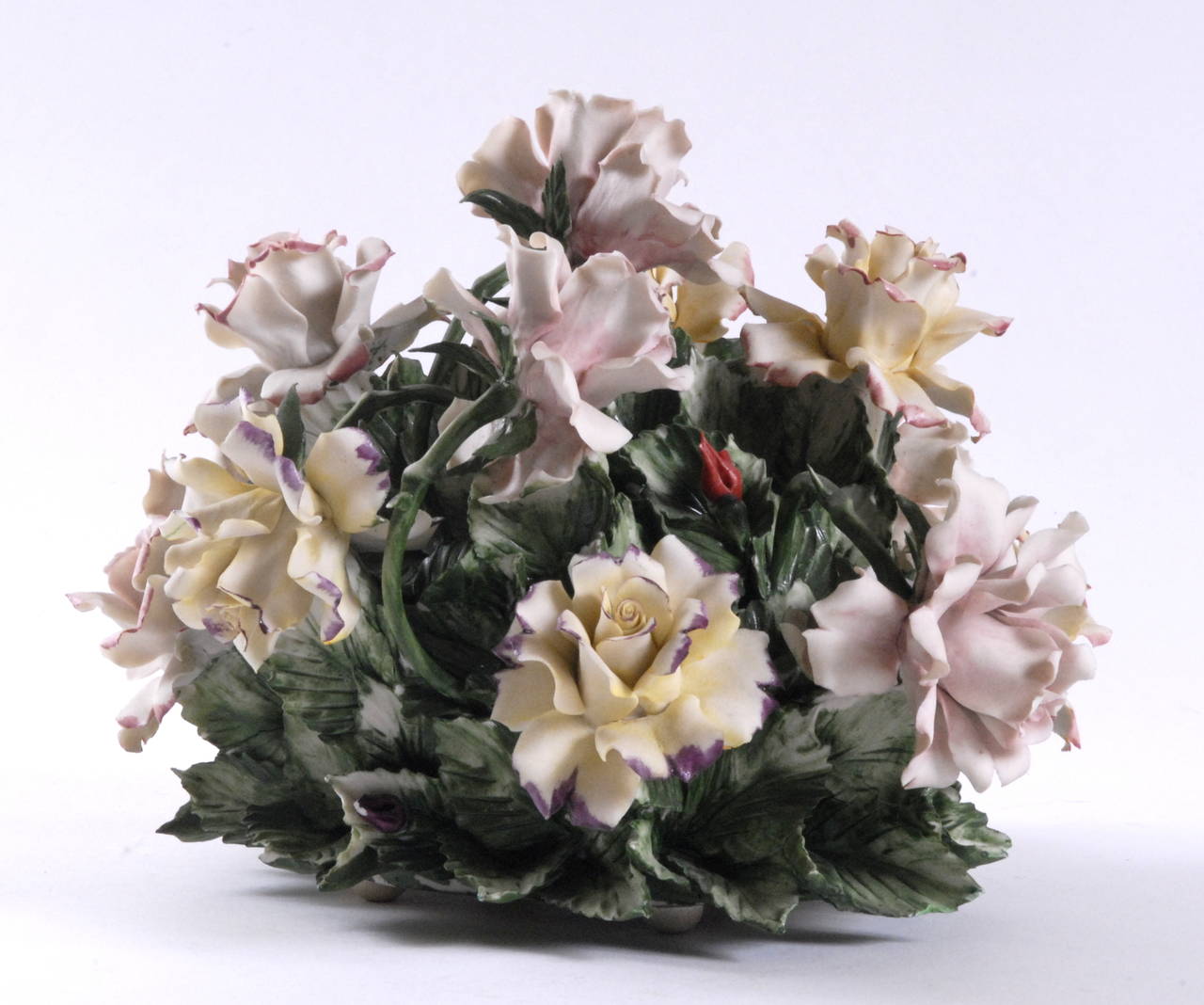 capodimonte lamp with roses