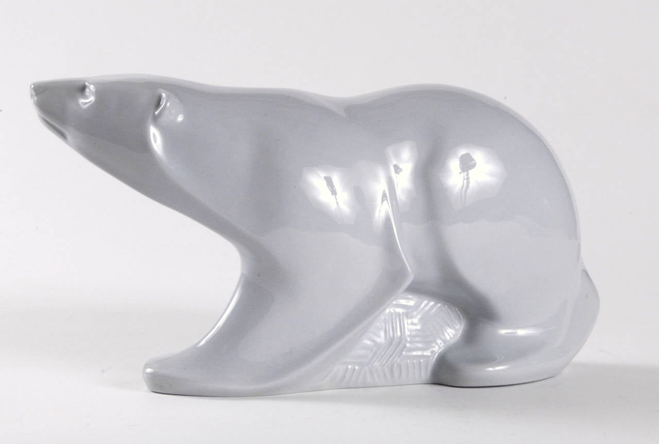 A Spode Copeland 'ONYX' glazed polar bear from the 1920s, marked on the base.
Beautiful stylised representation of an animal that was popular at the time.