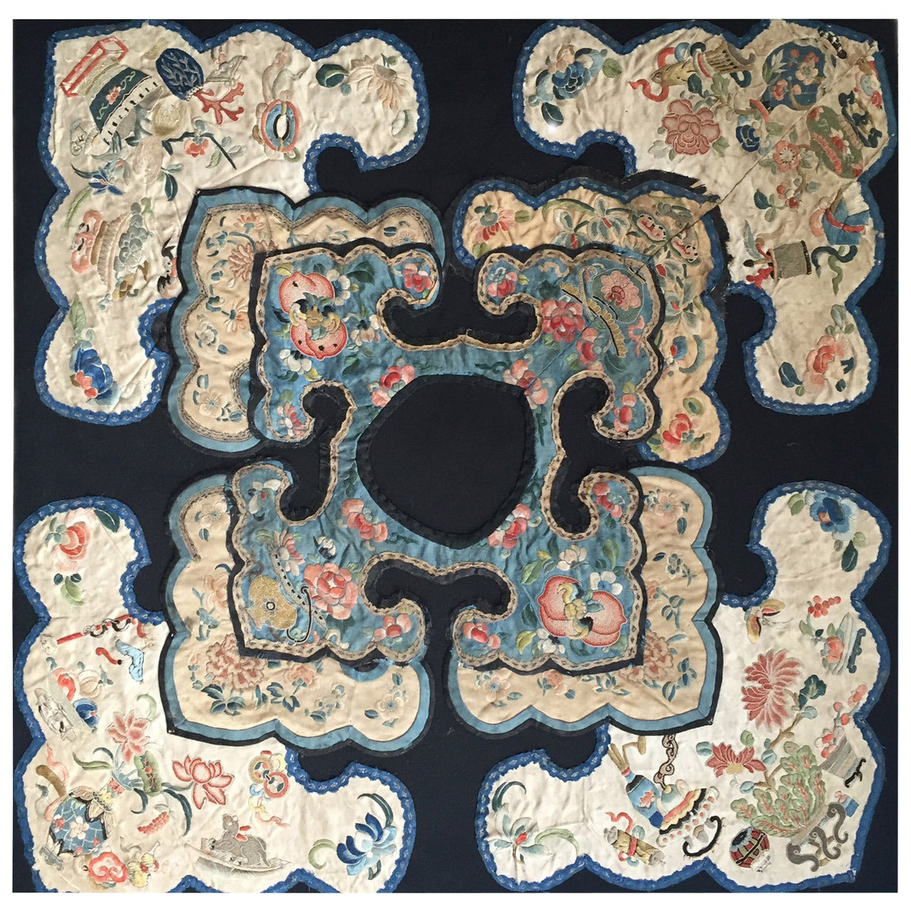 Very Important Chinese Embroidered Collar Decoration, circa 1700 For Sale