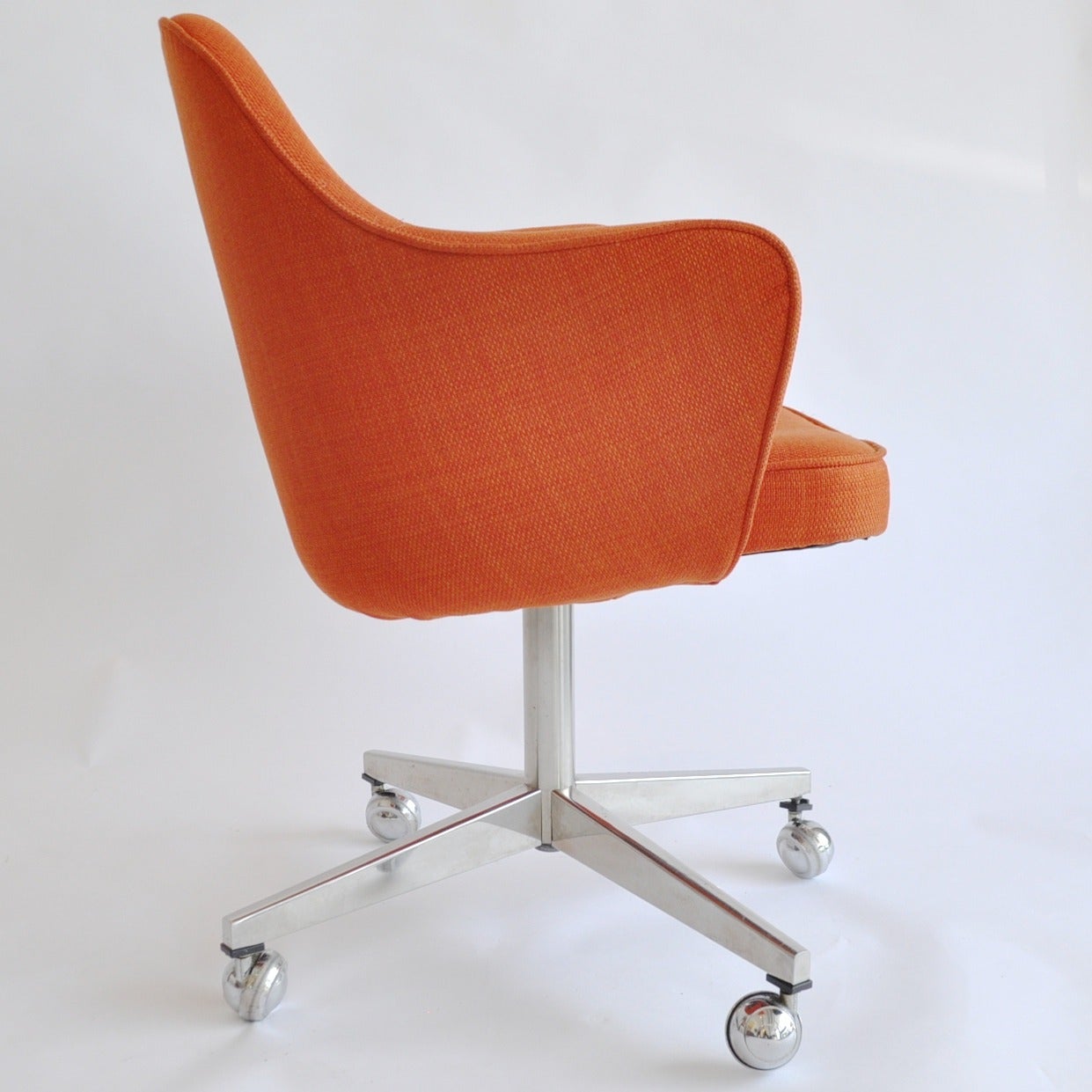 Saarinen Style Orange Linen Desk Chairs In Good Condition In New London, CT