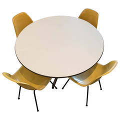Charles Eames 650 Dining Table and Four Shell Chairs by Herman Miller, 1957