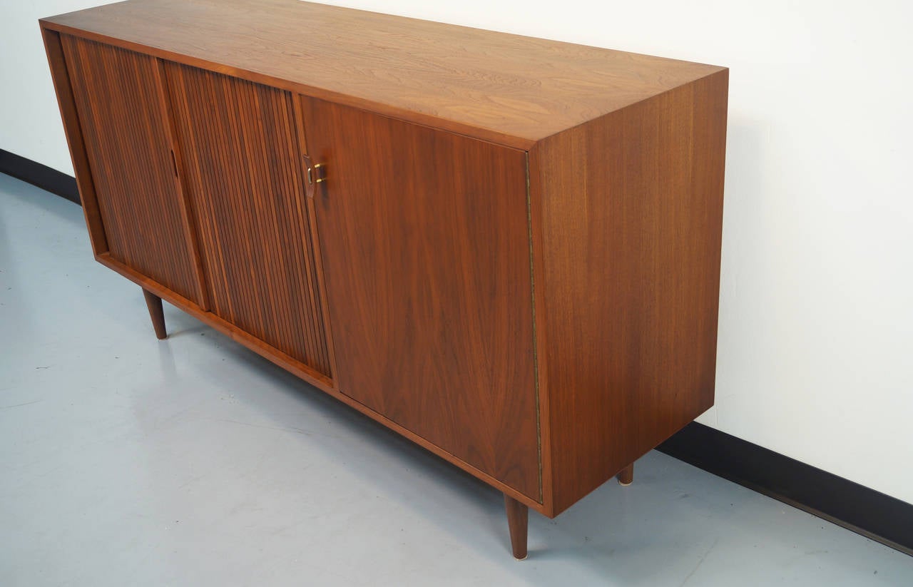 Glenn of California Walnut Tambour Door Credenza by Milo Baughman In Excellent Condition In North Hollywood, CA