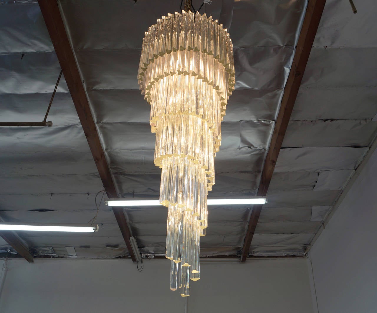 Vintage Spiral Murano Glass Chandelier by Venini In Good Condition For Sale In Burbank, CA
