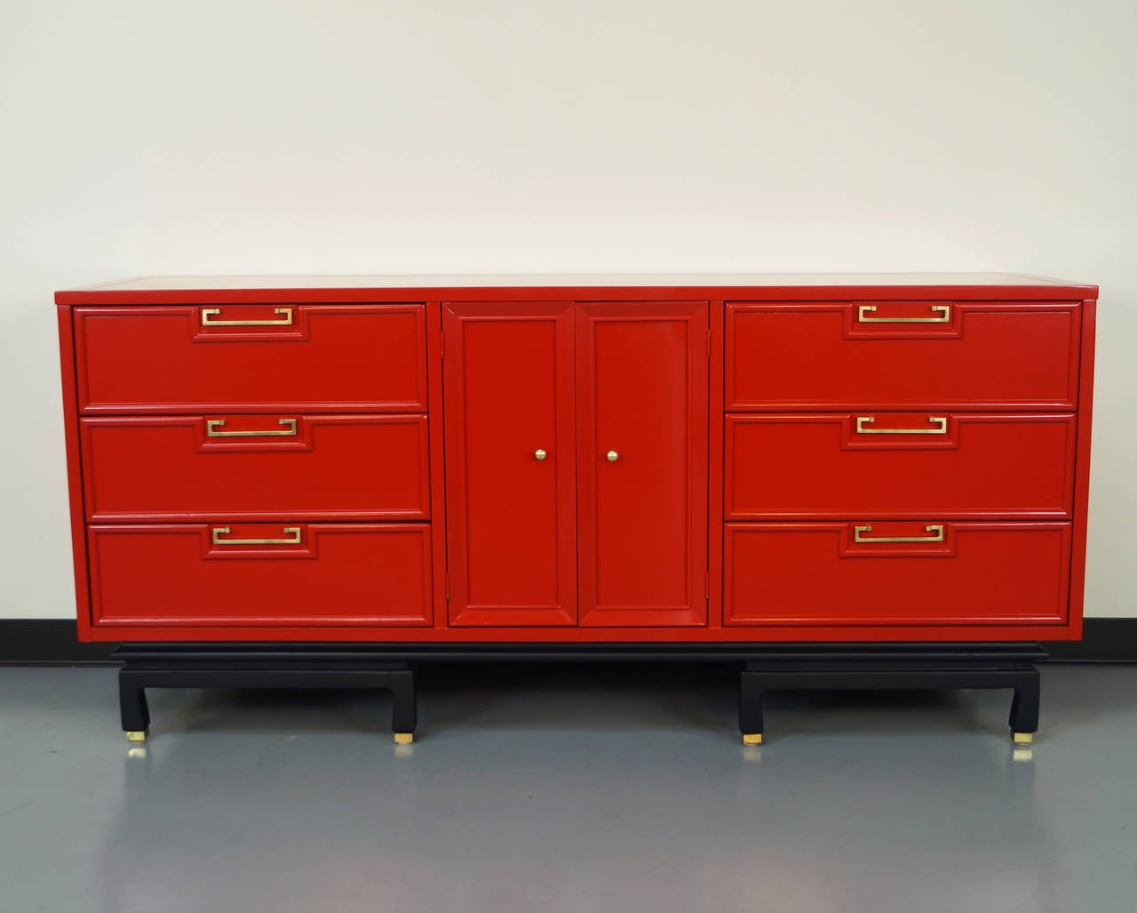 Vintage Lacquered Dresser by American of Martinsville 2