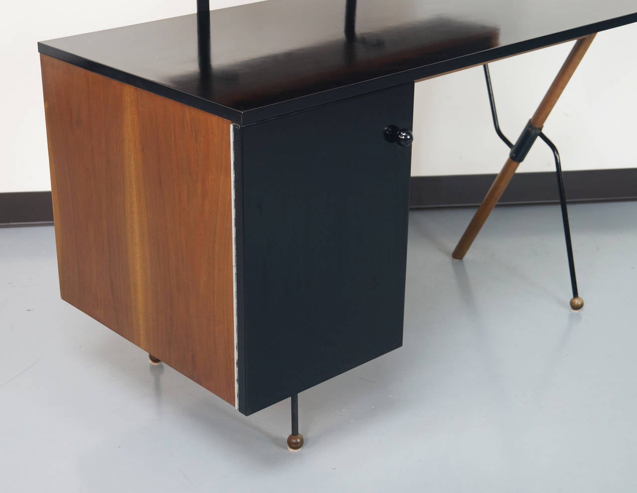 Mid-Century Modern Series 62 Desk by Greta M. Grossman