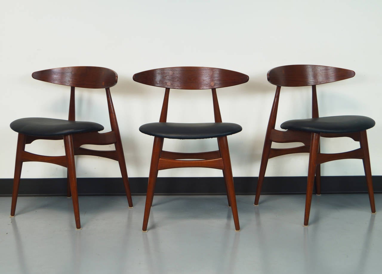 Danish CH-33 Dining Chairs by Hans J. Wegner In Excellent Condition In North Hollywood, CA