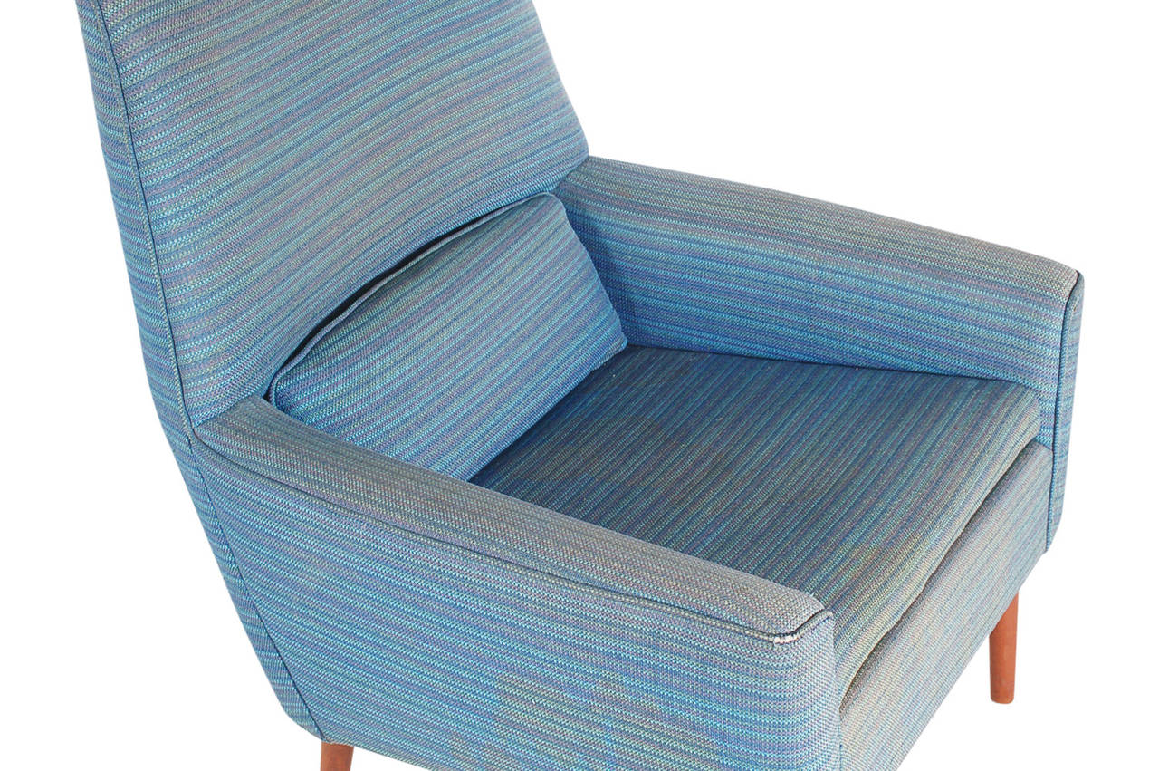 Scandinavian Modern Pair of Highback Scandinavian Lounge Chairs by Dux
