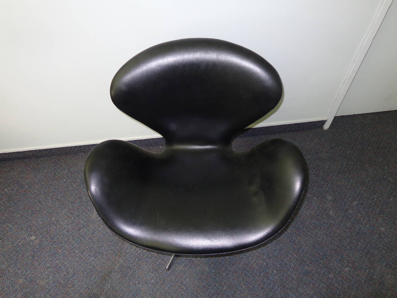 original swan chair