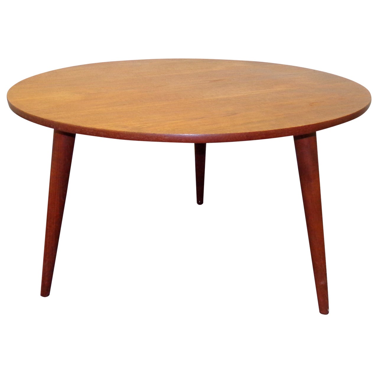 Hans J. Wegner Circular Teak Coffee Table with Three Tapered Legs For Sale