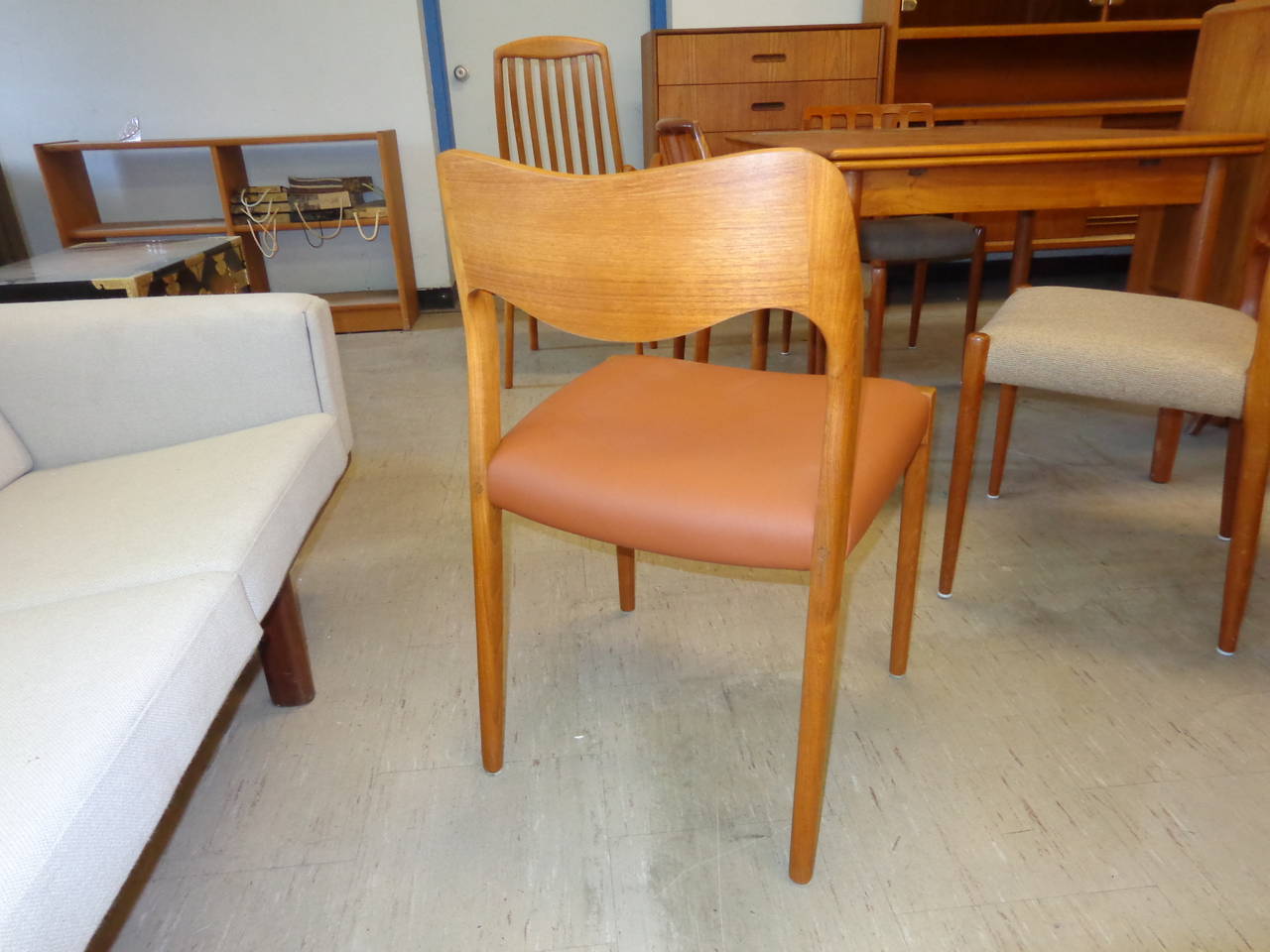 Niels O. Moller, 11 Model 71 Teak Dining Chairs with Leather In Excellent Condition For Sale In Ottawa, ON