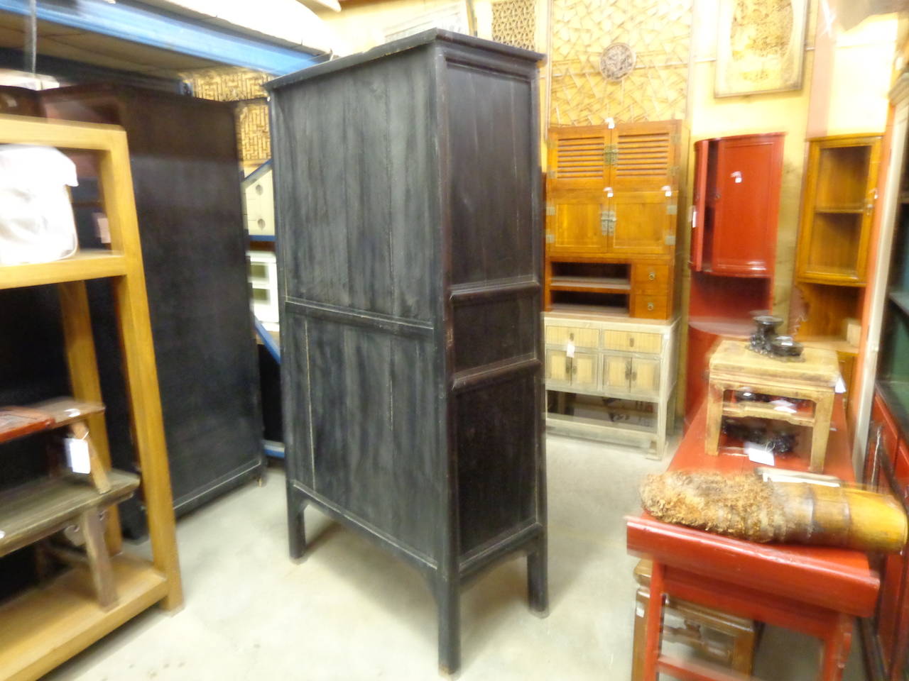 Chinese Cabinet in Fir from the Late 19th Century For Sale 4
