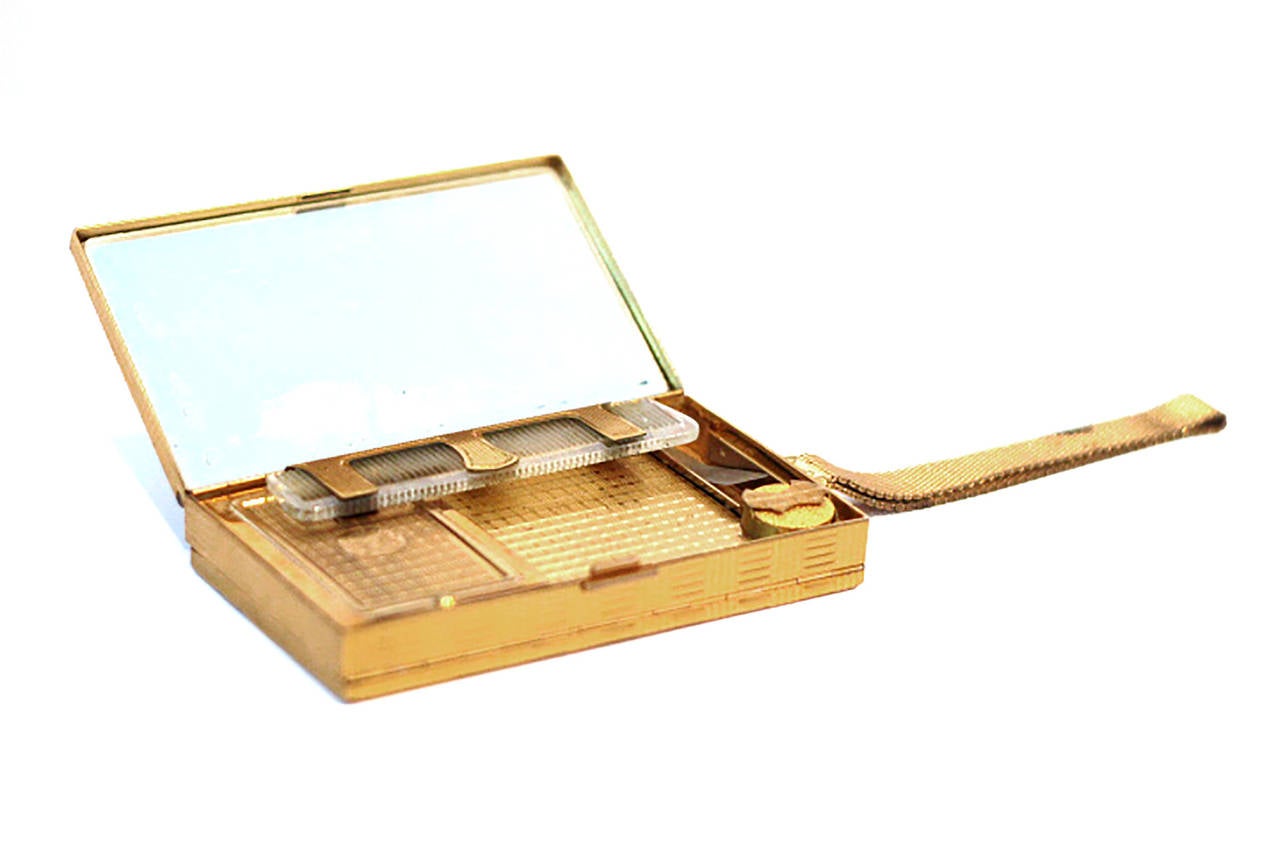 Mid Century Brass Compact and  Cigarette Case with Handle In Excellent Condition In San Francisco, CA