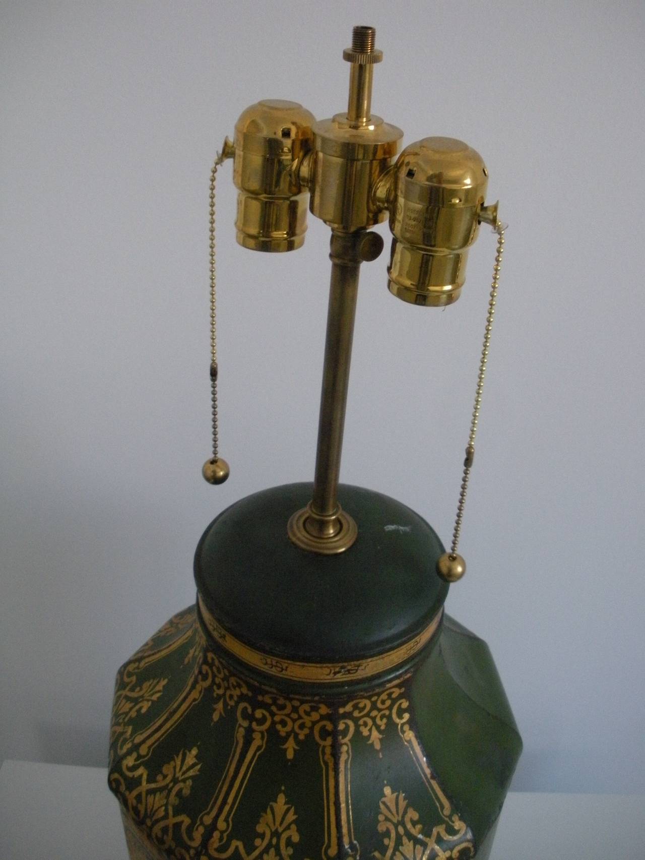 19th Century Tole Ware Chinese Tea Canister Lamp In Good Condition In West Palm Beach, FL