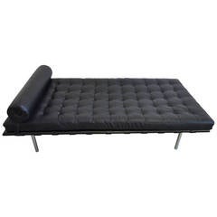 Vintage Mies van der Rohe Black Leather Barcelona Day Bed:  Knoll Furniture, 1983