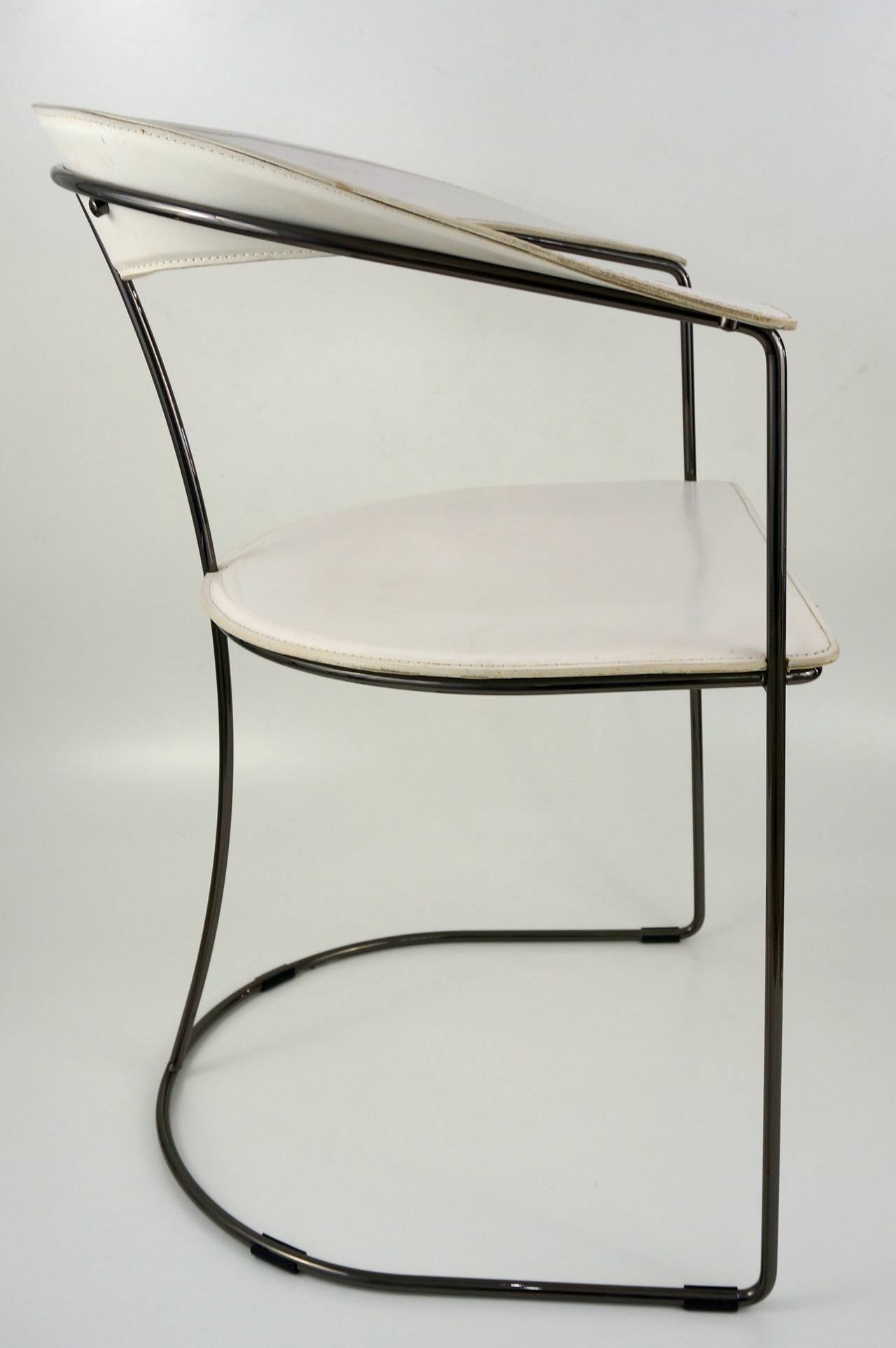 Set of Eight Italian White Leather Chairs with Gunmetal Frames by Arrben, 1980s In Good Condition In West Palm Beach, FL
