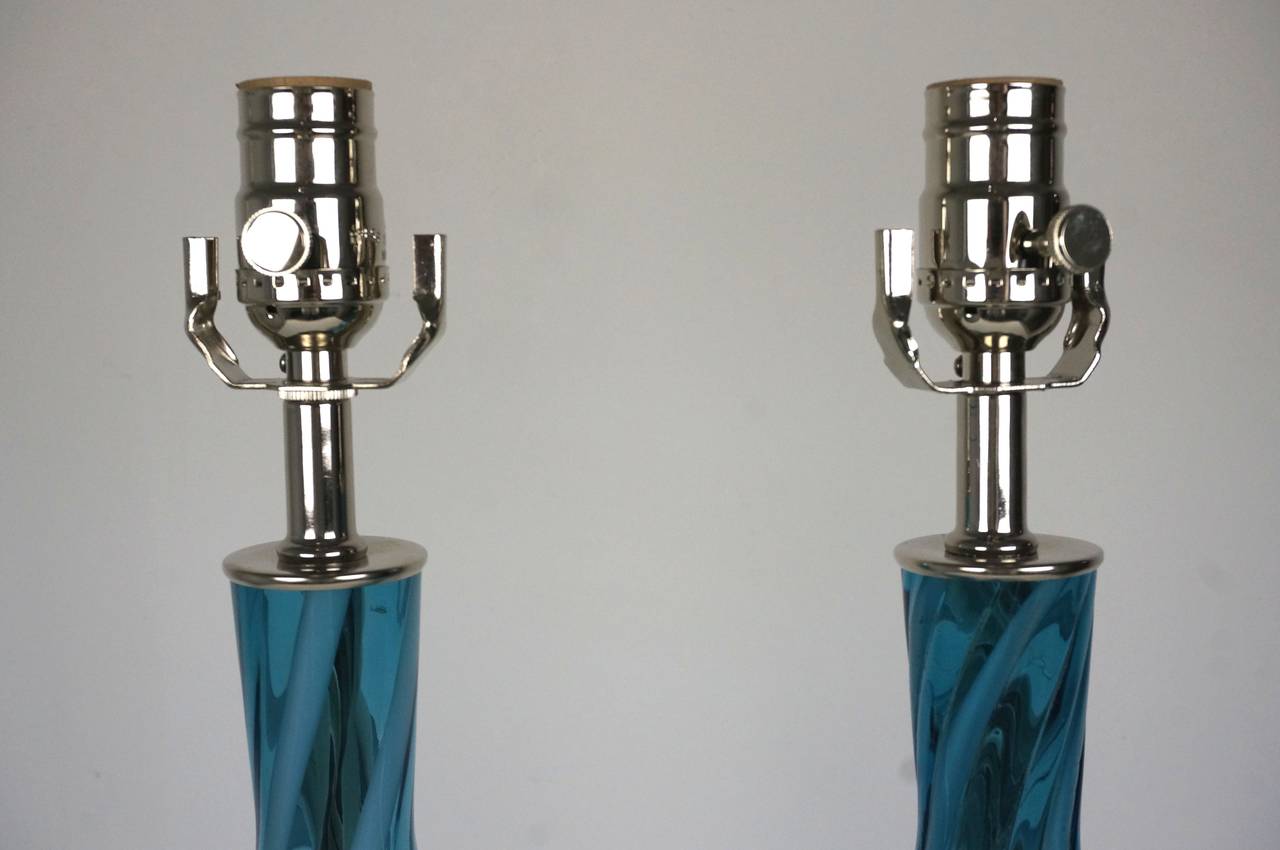 Italian Pair of Midcentury Peacock-Blue and White Ribbon Lamps, Murano, 1960s