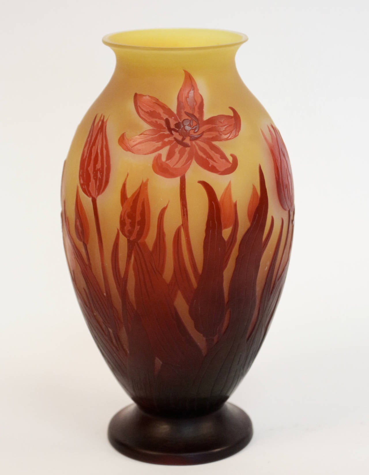 Multi-Coated Emile Gallé Tulip Vase In Excellent Condition In Saint-Ouen, FR