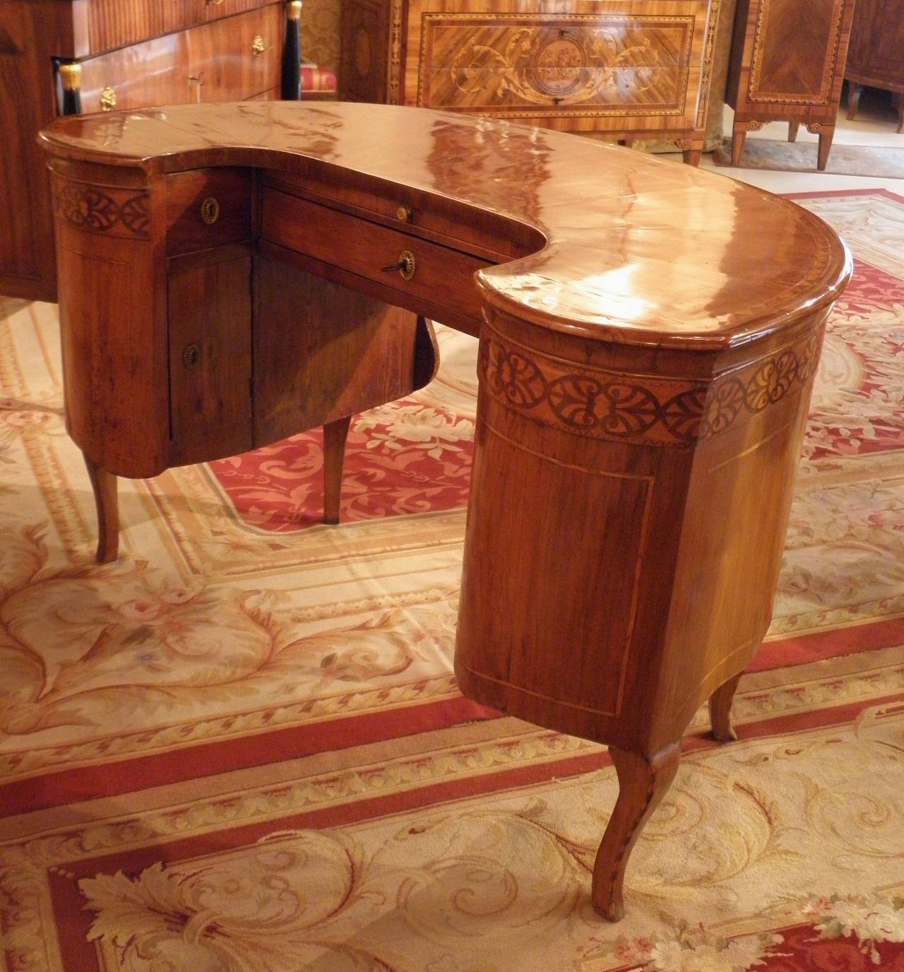 Italian 18th Century Walnut Kidney Shape Desk For Sale