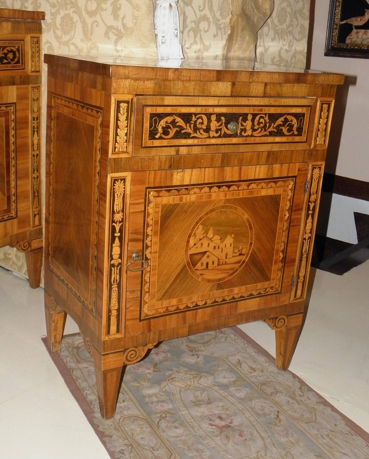 Inlaid Commode with a Companion Side Cabinet in the Manner of Maggiolini For Sale 2