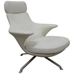 Fauteuil "Radar" de B&B Italia en cuir blanc "Kappa" de James Irvine