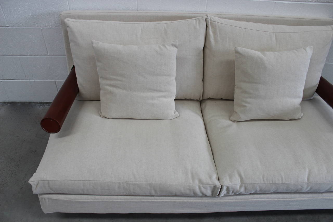 B&B Italia “Baisity” Large Two-Seat Sofa in Cream Woven Linen Fabric by Citterio In Excellent Condition In Barrowford, GB