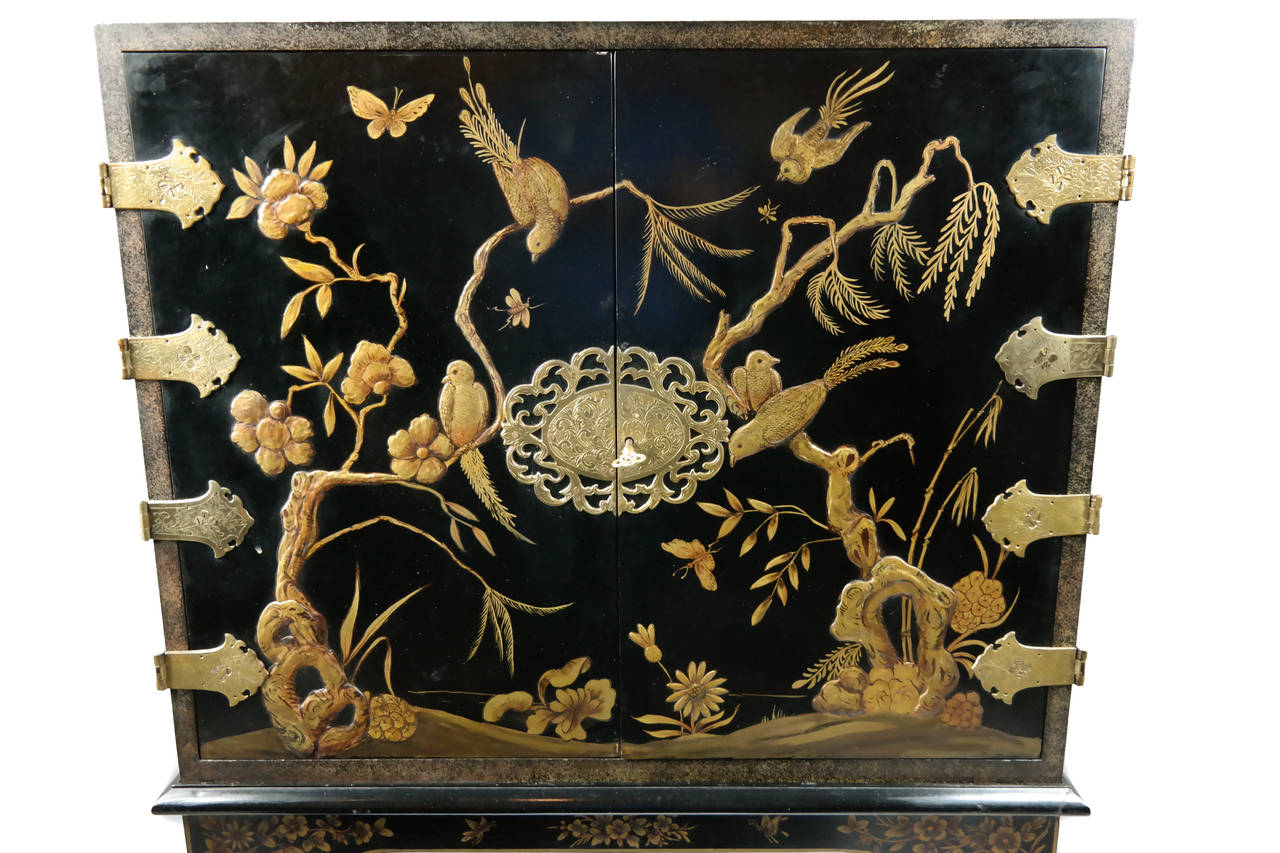 Early 20th Century English Chinoiserie Drinks Cabinet of the Highest Quality