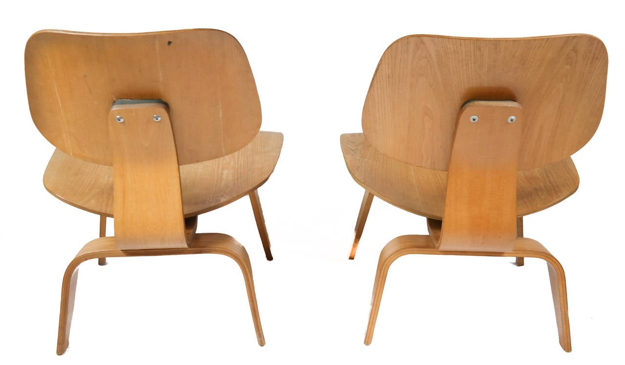 Mid-Century Modern Pair of Early Charles Eames LCW Lounge Chairs for Herman Miller