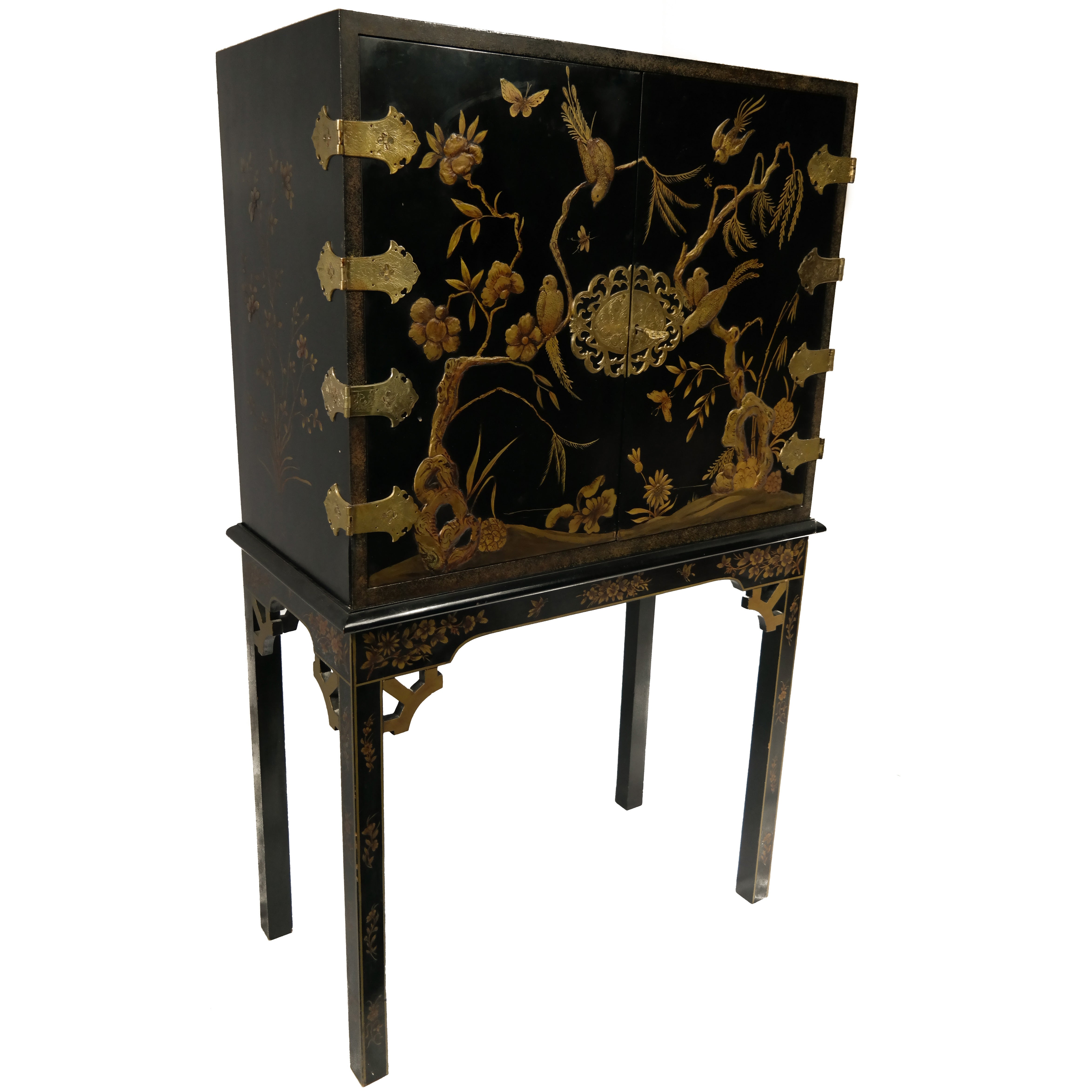 English Chinoiserie Drinks Cabinet of the Highest Quality